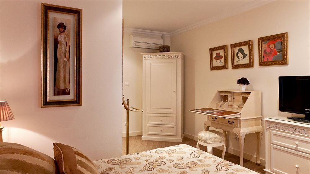 Grand Hotel Des Terreaux Лион Экстерьер фото