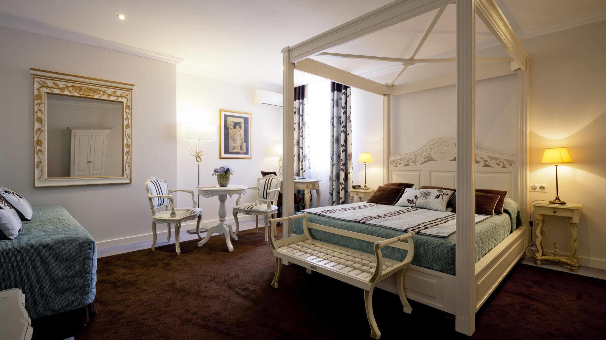Grand Hotel Des Terreaux Лион Экстерьер фото