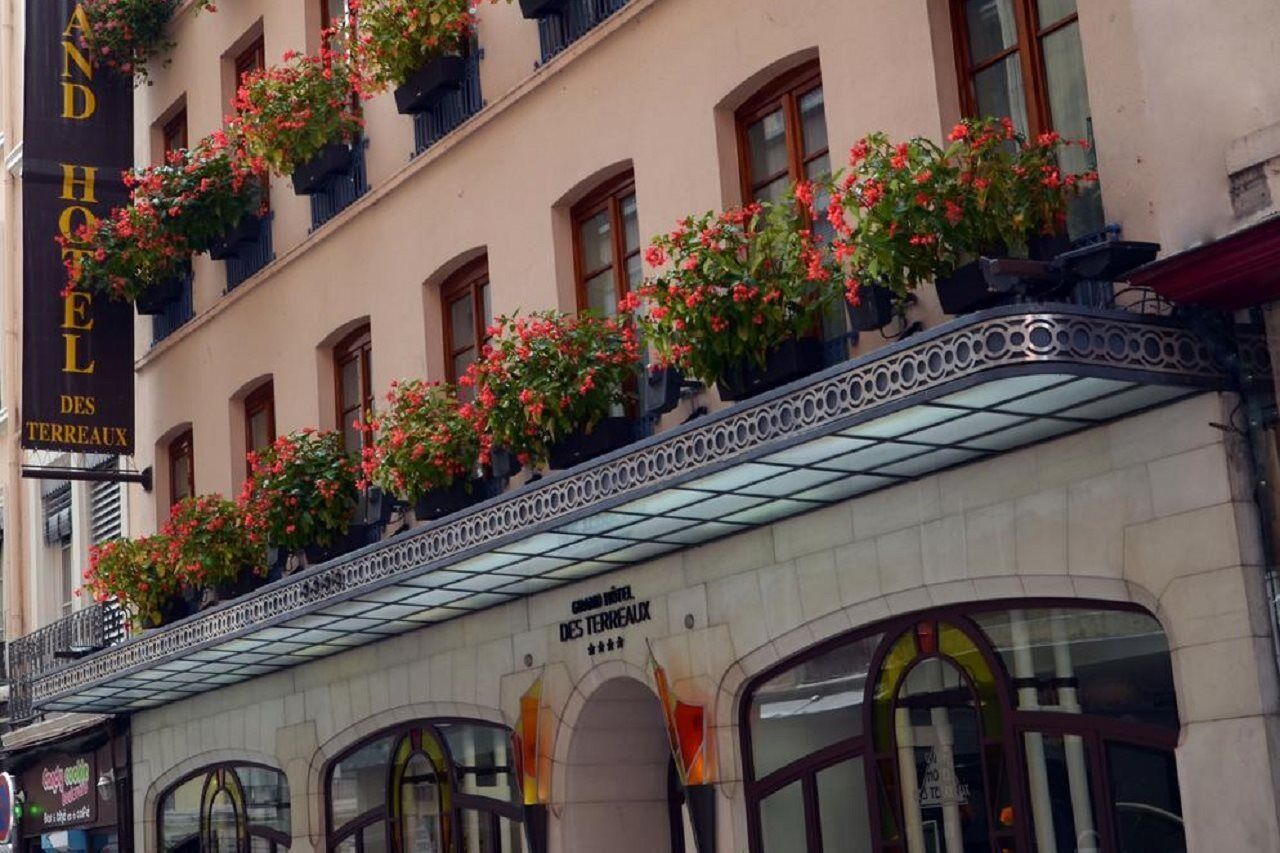 Grand Hotel Des Terreaux Лион Экстерьер фото